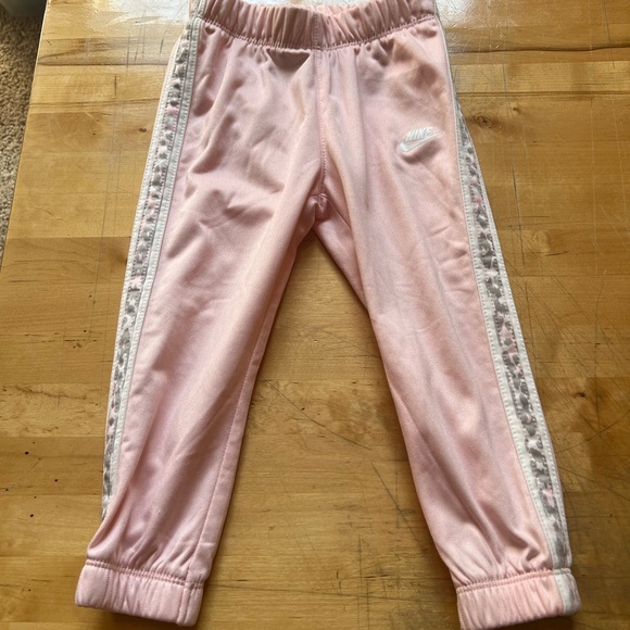 Nike Kid’s Soft Pink Track Suit - Picture 5 of 8